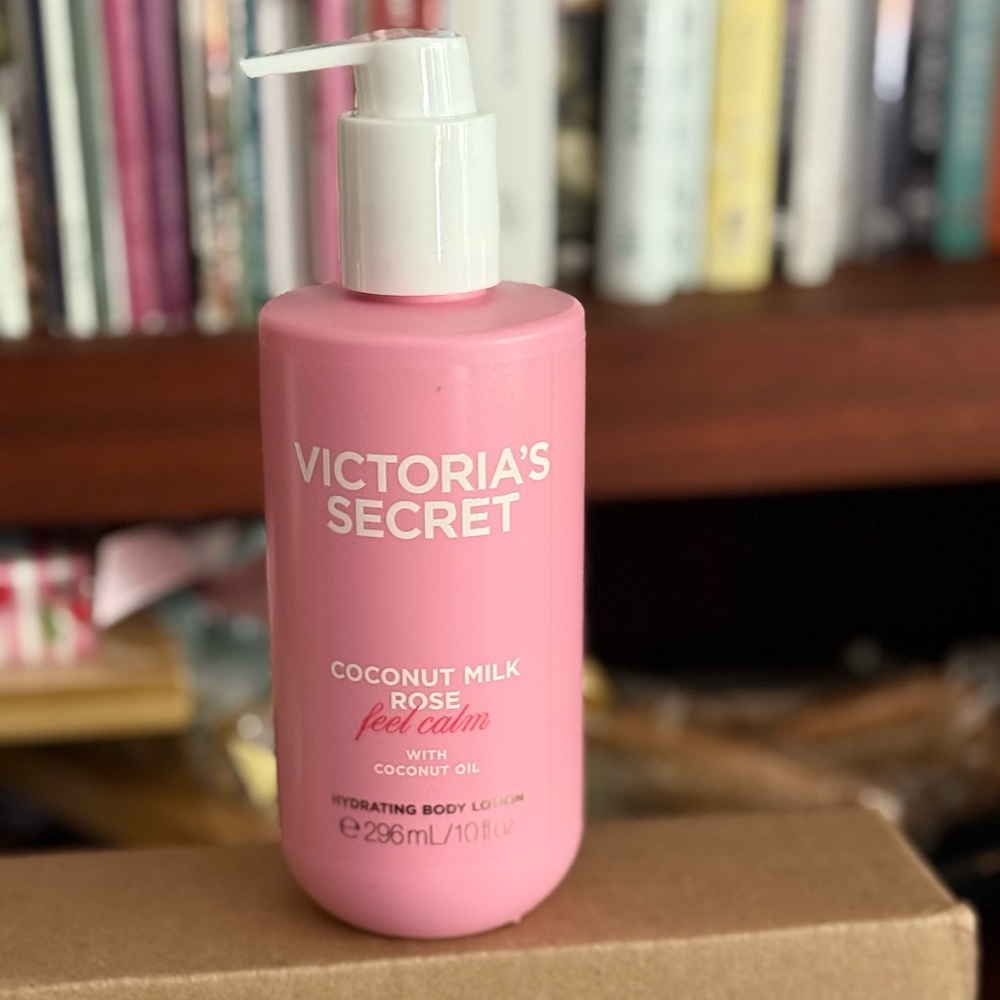 Victoria's Secret Coconut Milk Rose Hydrating Body Lotion